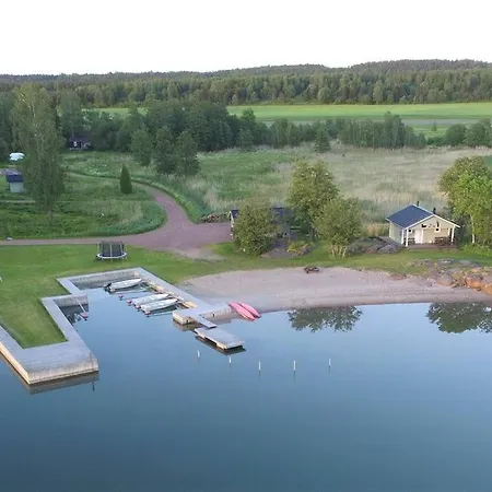 Loghouse In Hjorto